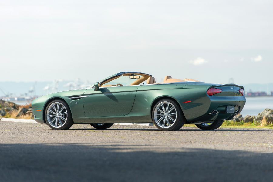  Aston Martin DB9 Spyder Centennial 2013 года  (фото 16 из 18)
